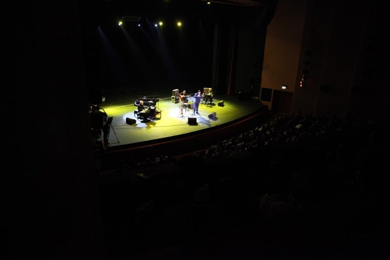 Bernard Sauvat Au Casino Du Liban